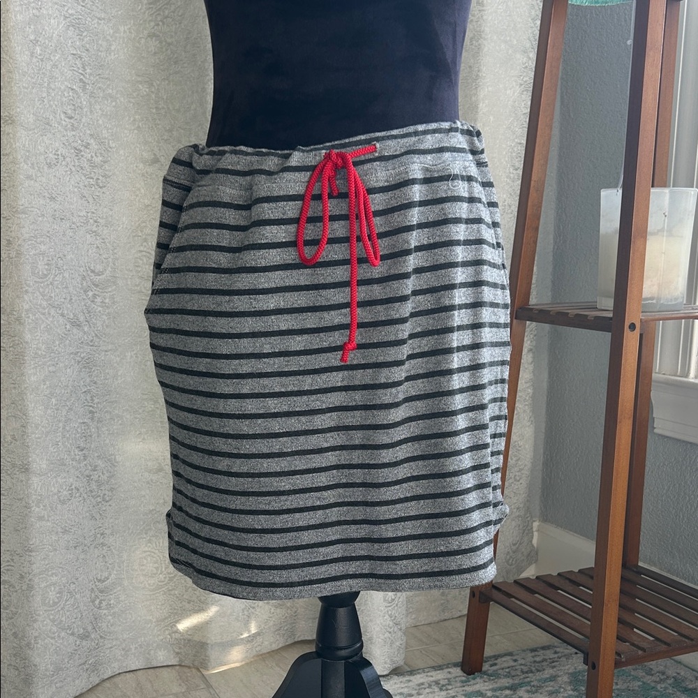 Sundry Gray and Black Striped Pencil Skirt with Red Tie